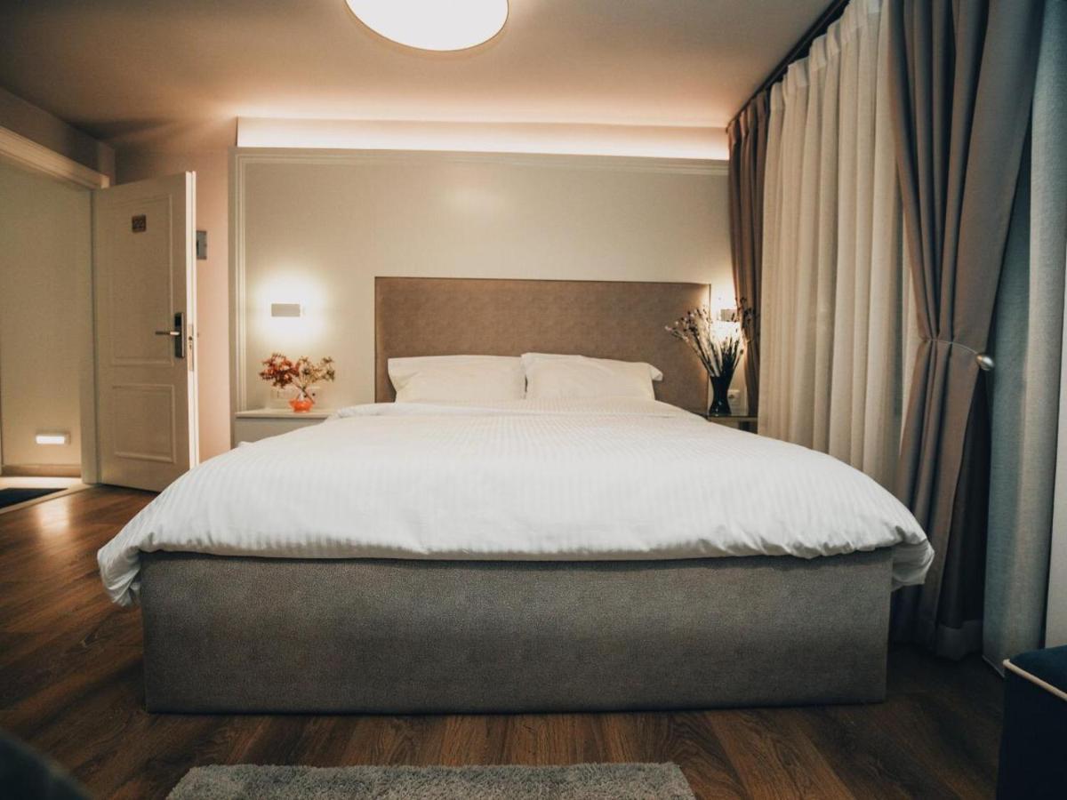 Hotel Romeo Корча Экстерьер фото
