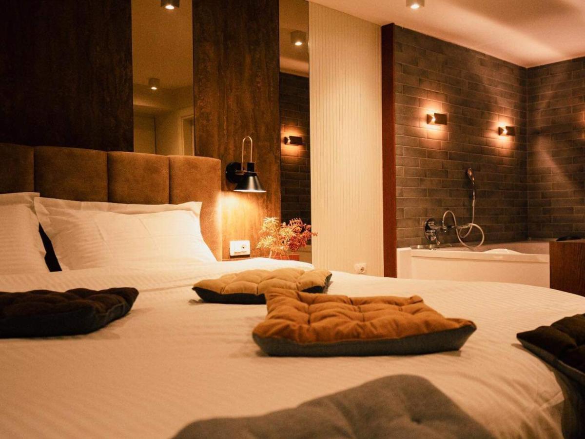 Hotel Romeo Корча Экстерьер фото