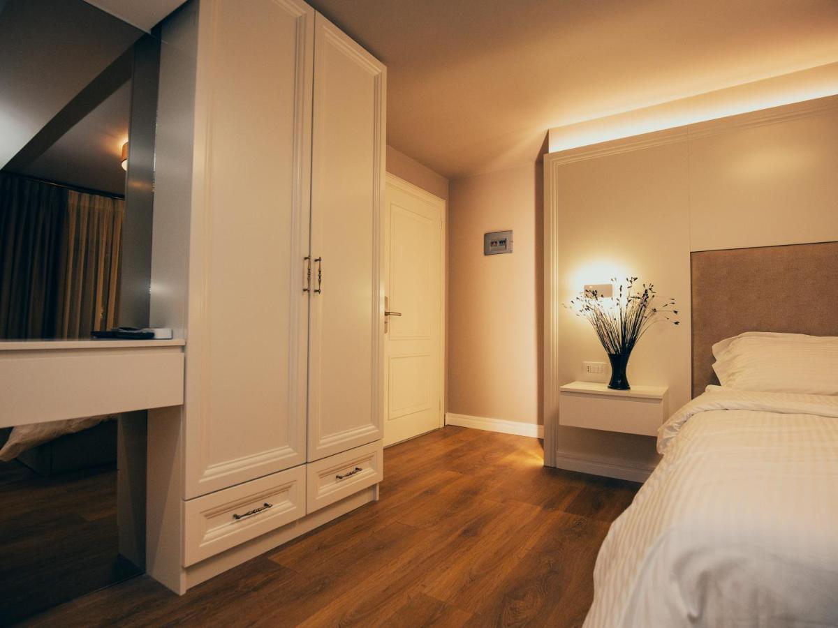 Hotel Romeo Корча Экстерьер фото