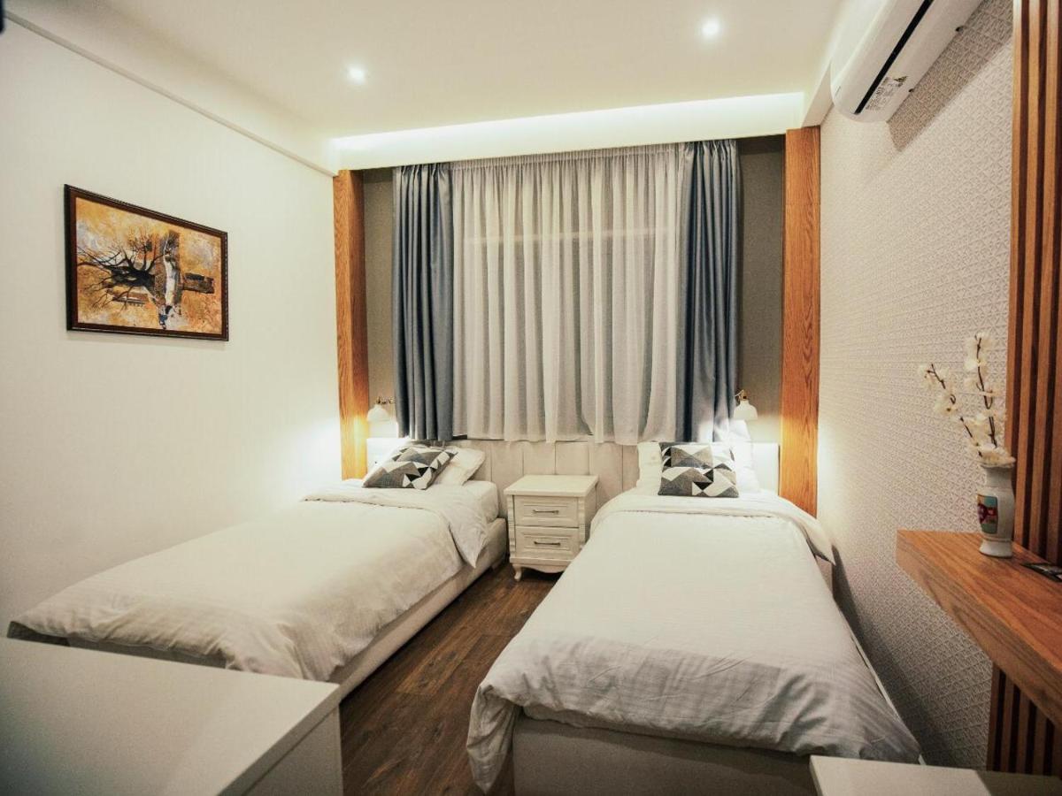 Hotel Romeo Корча Экстерьер фото